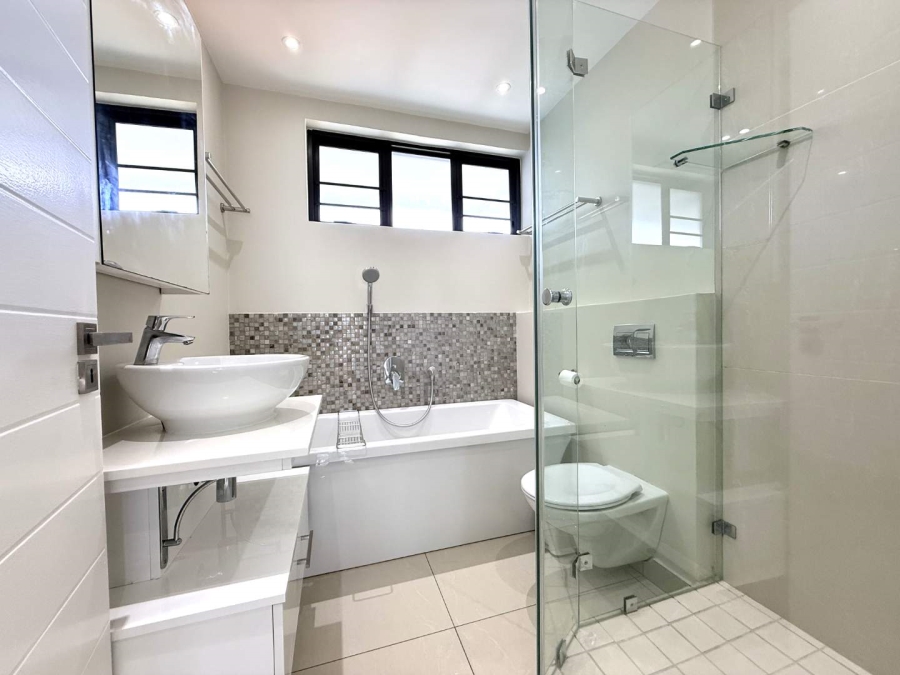 To Let 2 Bedroom Property for Rent in Green Point Western Cape